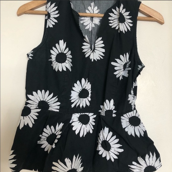 Black and white sunflower peplum top from Gap - Picture 2 of 4